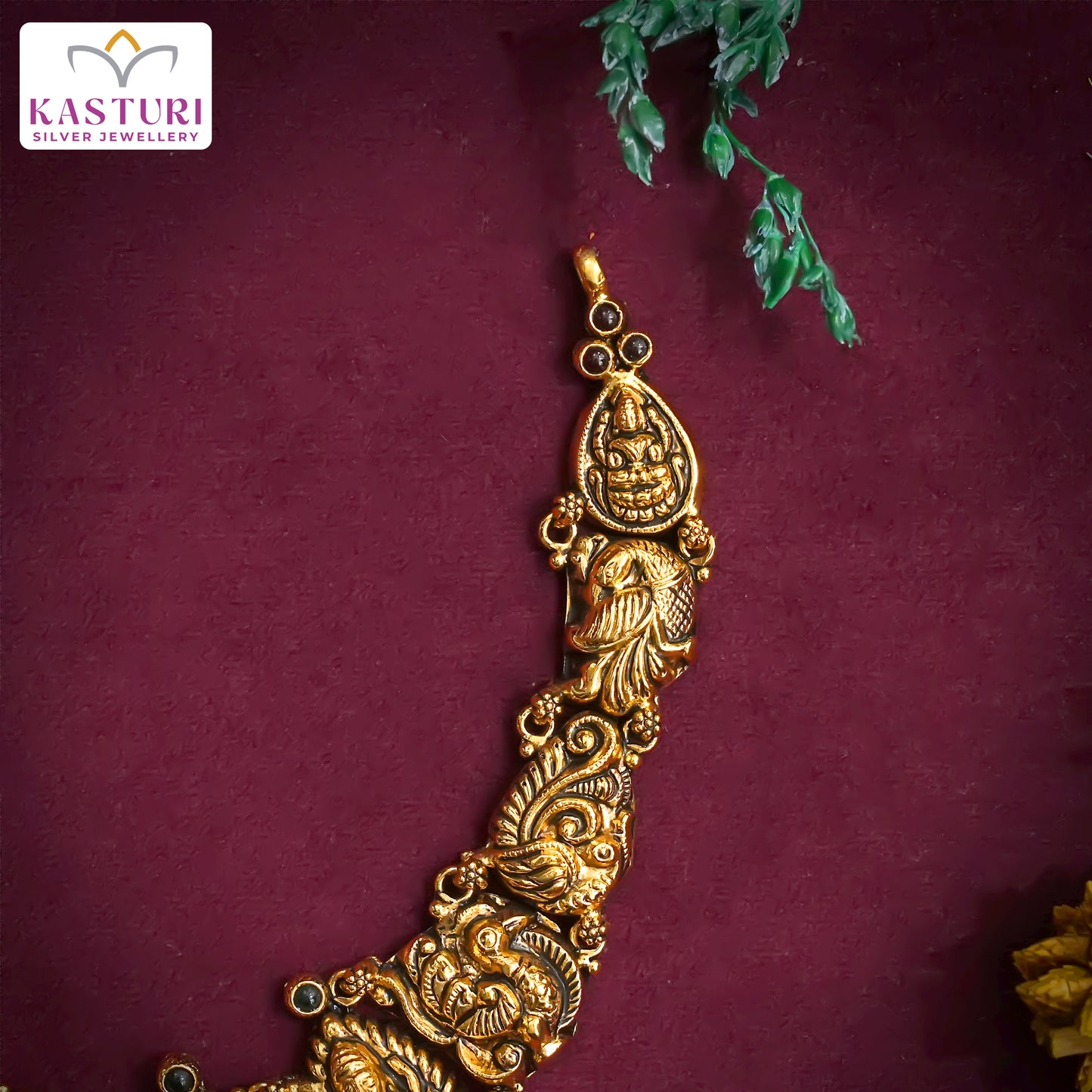 Lakshmi Devi Necklace With Emerald Beads