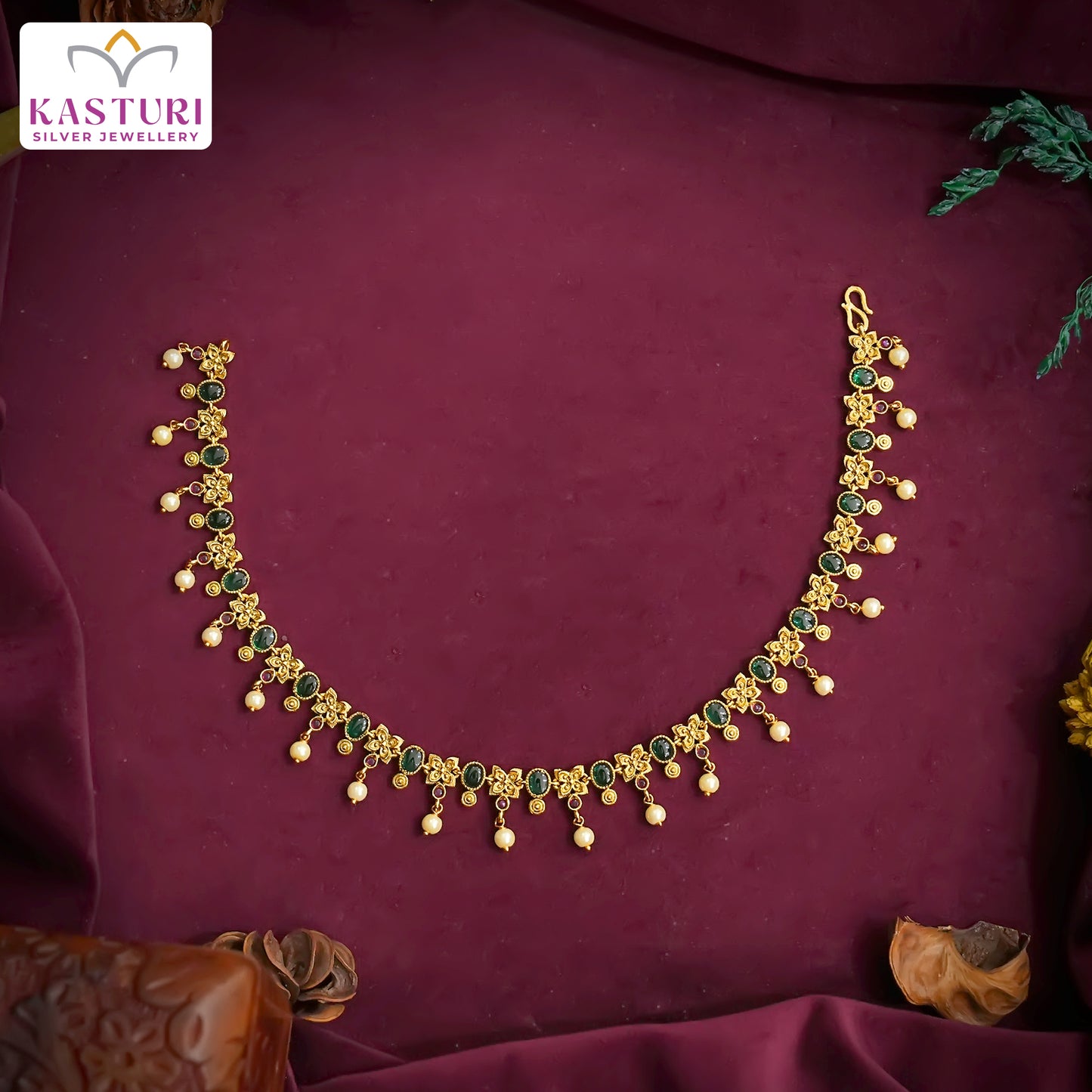 Emerald Necklace With Pearls